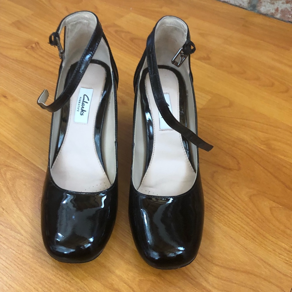 Women’s Clark’s Narrative Mary Janes Heels sz 6.5M